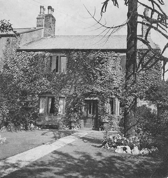 The Manse.jpg - The Manse in 1948, with Monkey Puzzle tree in garden.   ( Looks to be the same location as previous image ) 